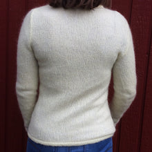 Load image into Gallery viewer, V-neck mohair blouse - pale yellow / Mohairblusa við v-hálsi - ljósagul