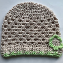 Load image into Gallery viewer, Hat with flower - frosted almond / Húgva við blómu - frosted almond