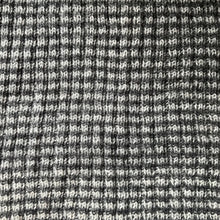 Load image into Gallery viewer, Vest - greystribed / Undirtroyggja - grástríput