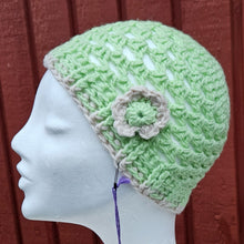 Load image into Gallery viewer, Hat with flower - pistachio / Húgva við blómu - pistasiu
