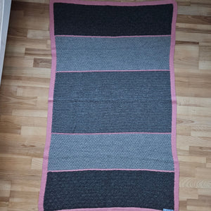 Knitted blanket / Bundið teppi - Flamingo